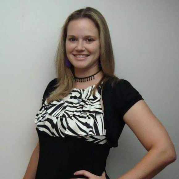 Meet your Posher, Jessica - Picture 1 of 6